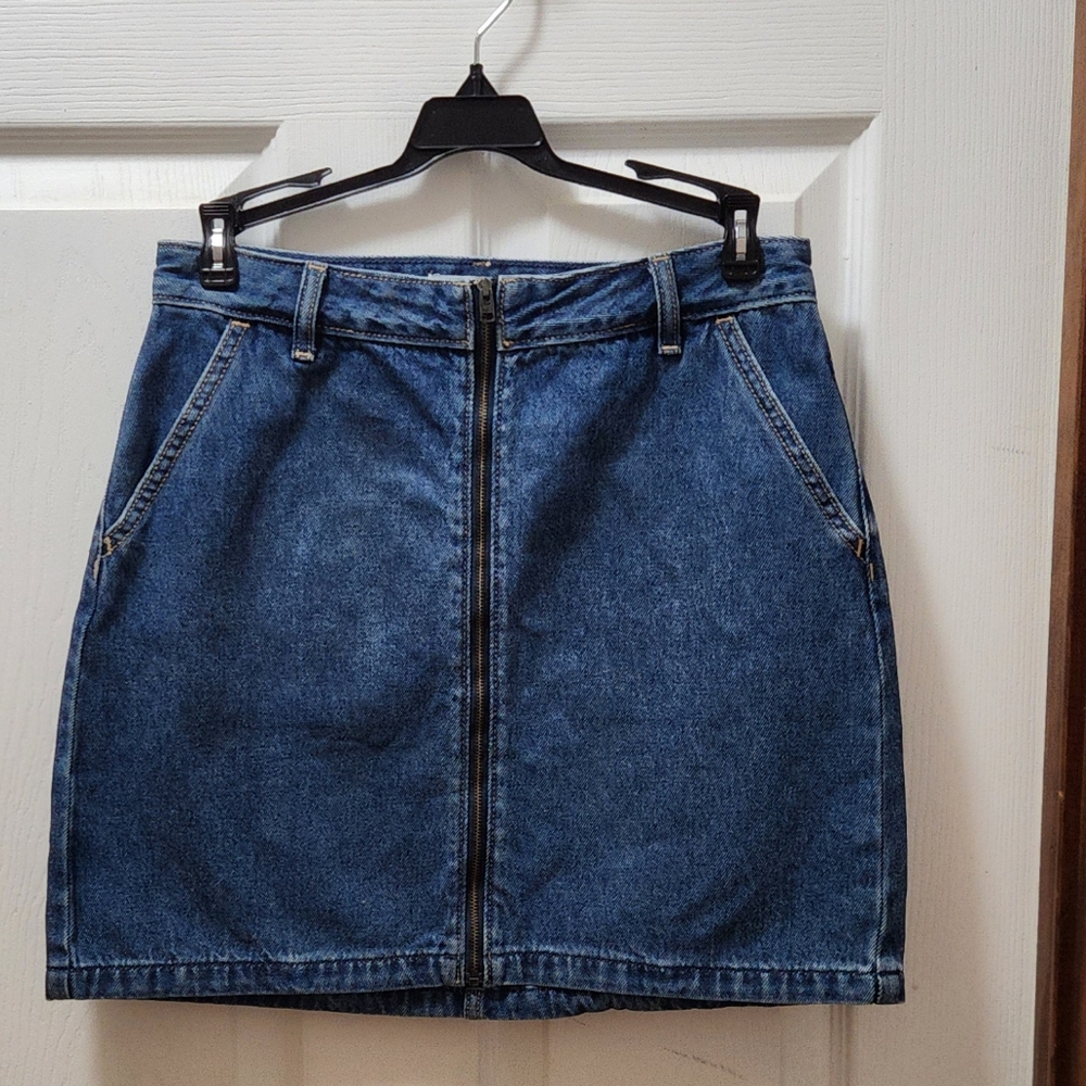 Hollister Denim Mini Skirt with Front Zipper SZ 5 NWT